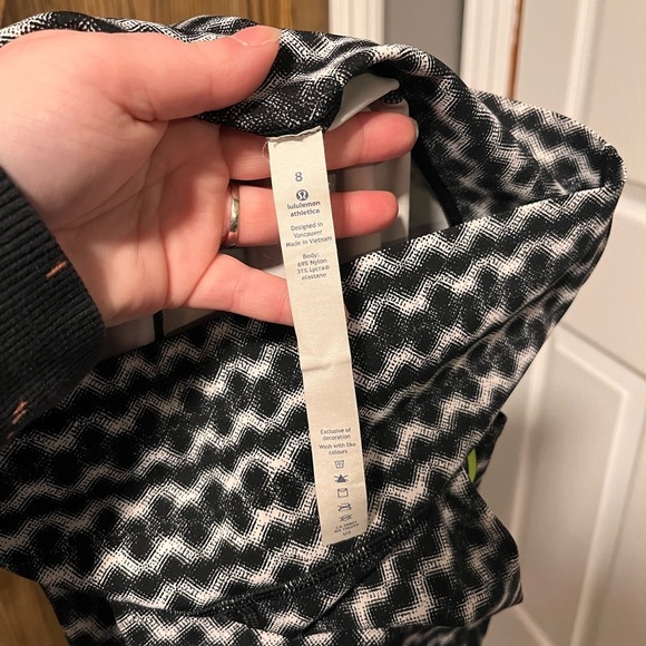 LULULEMON chase me crop limited edition - Picture 7 of 7